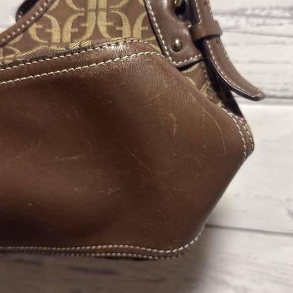 *HOST PICK*. Vintage Fossil handbag - Picture 4 of 7